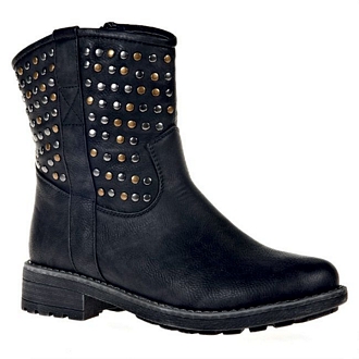 Short women’s boots with studs and zipper