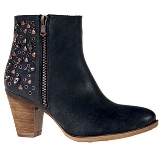 Women’s ankle boots with heels, zipper and decorative skulls and hearts