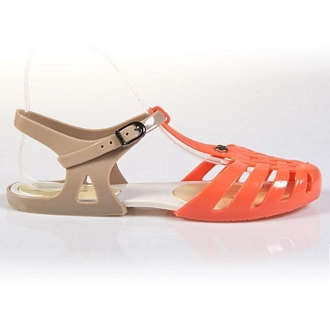 Women’s jelly closed-toe sandals