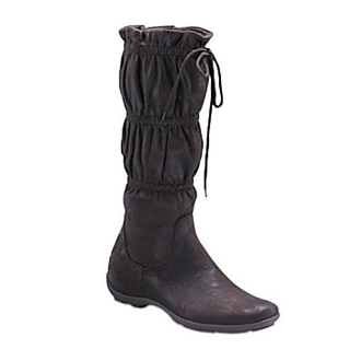 Women’s ruffled boots