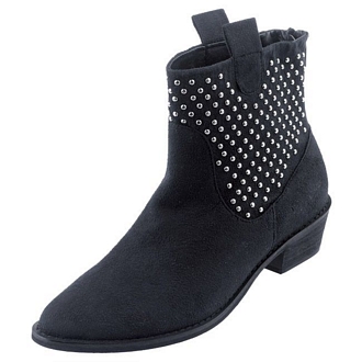 Women’s short boots with studs