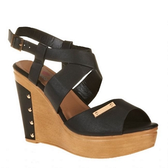 Platforms sandal with crisscross straps and studs