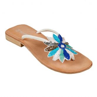 Women’s sandals with a decorative flower